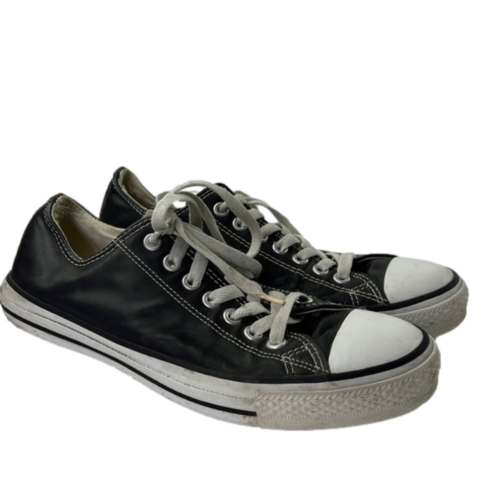 Converse Chuck Taylor Leather Sneakers  unisex